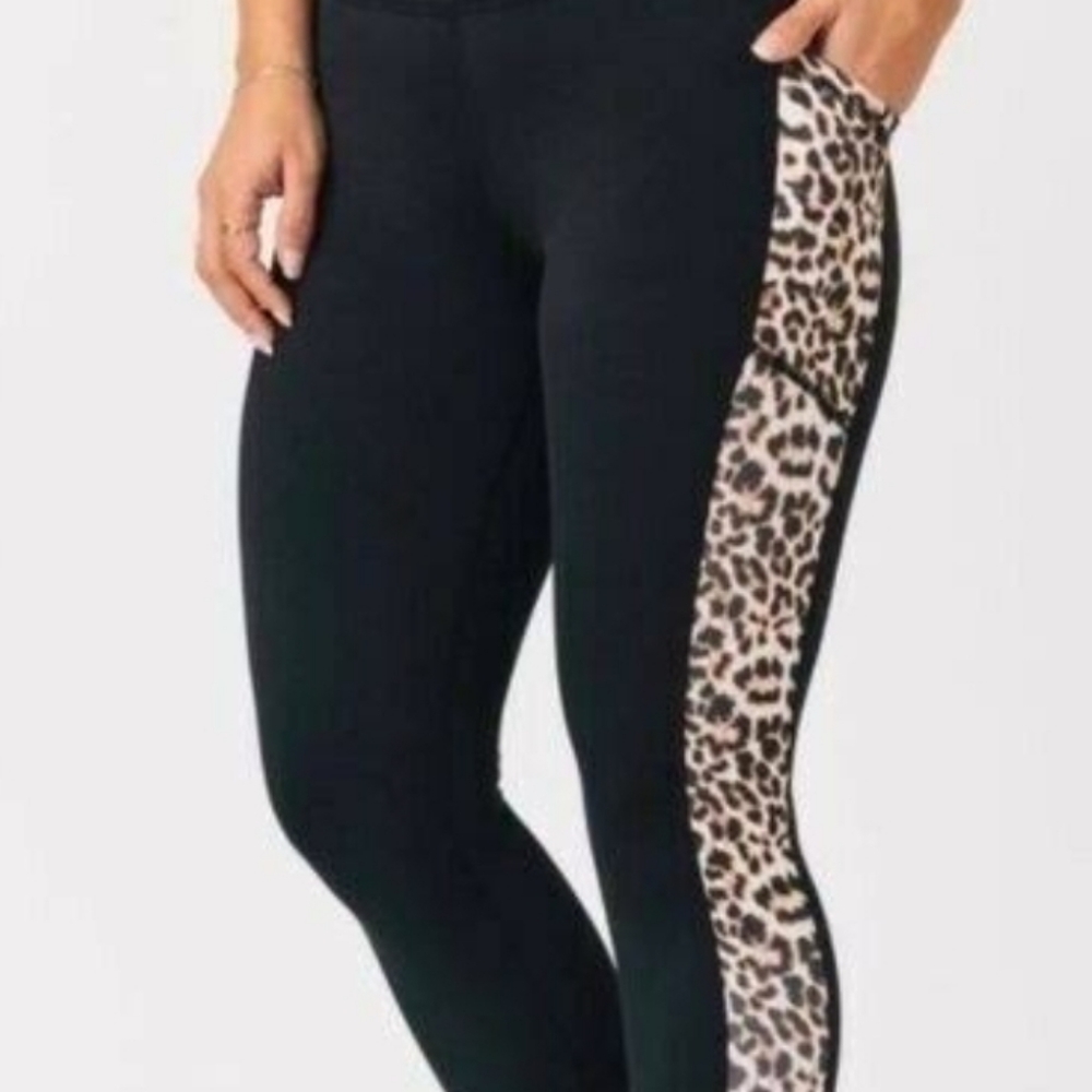 Zyia Leopard Pocket Brilliant Capri size 6-8